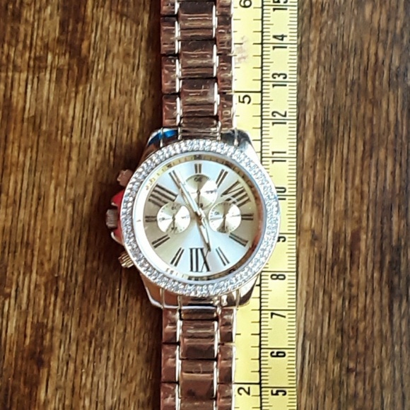 Large Gold Tone & White Crystal Face Watch - Picture 3 of 6